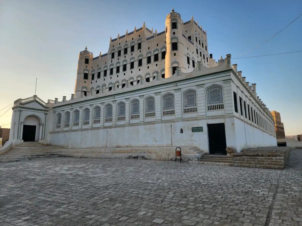 Seiyun Al-Kathiri Palace grand mud architecture Hadramout historical sites